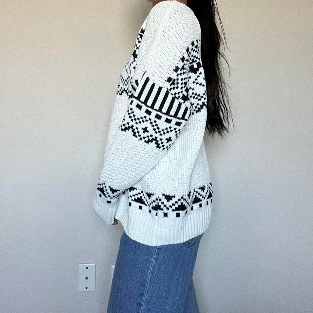 White Patterned Sweater - Picture 3 of 6